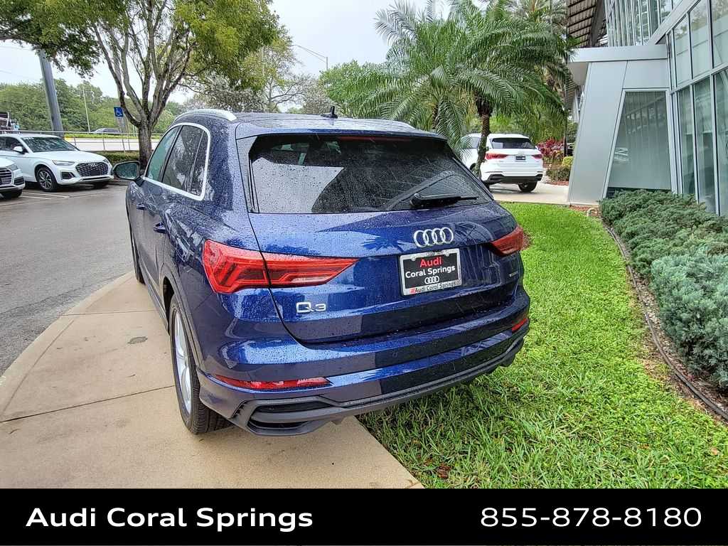 Thumbnail: 2022 Audi Q3 - 6