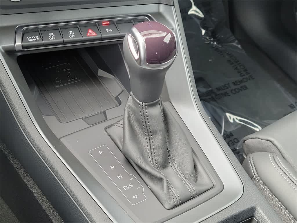 Thumbnail: 2025 Audi Q3 - 17