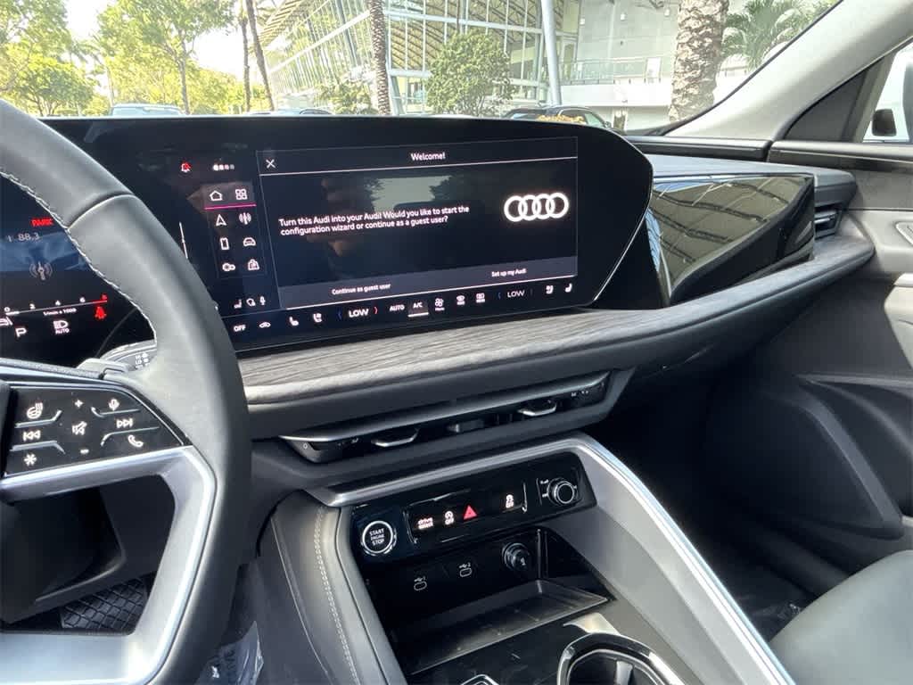 Thumbnail: 2025 Audi Q5 - 30