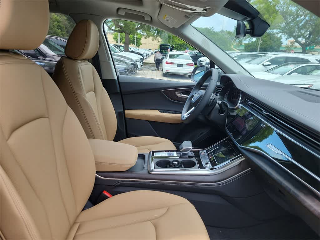 Thumbnail: 2025 Audi Q7 - 14