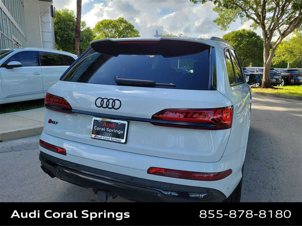 Thumbnail: 2023 Audi SQ7 - 12