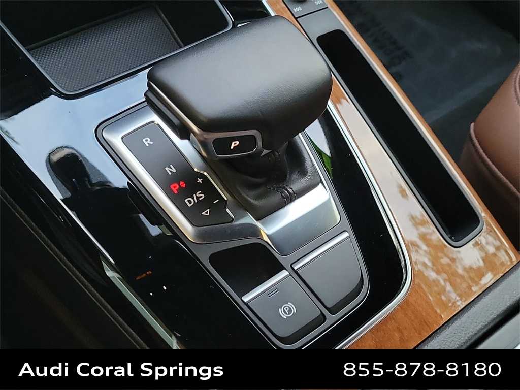 Thumbnail: 2022 Audi Q5 - 17