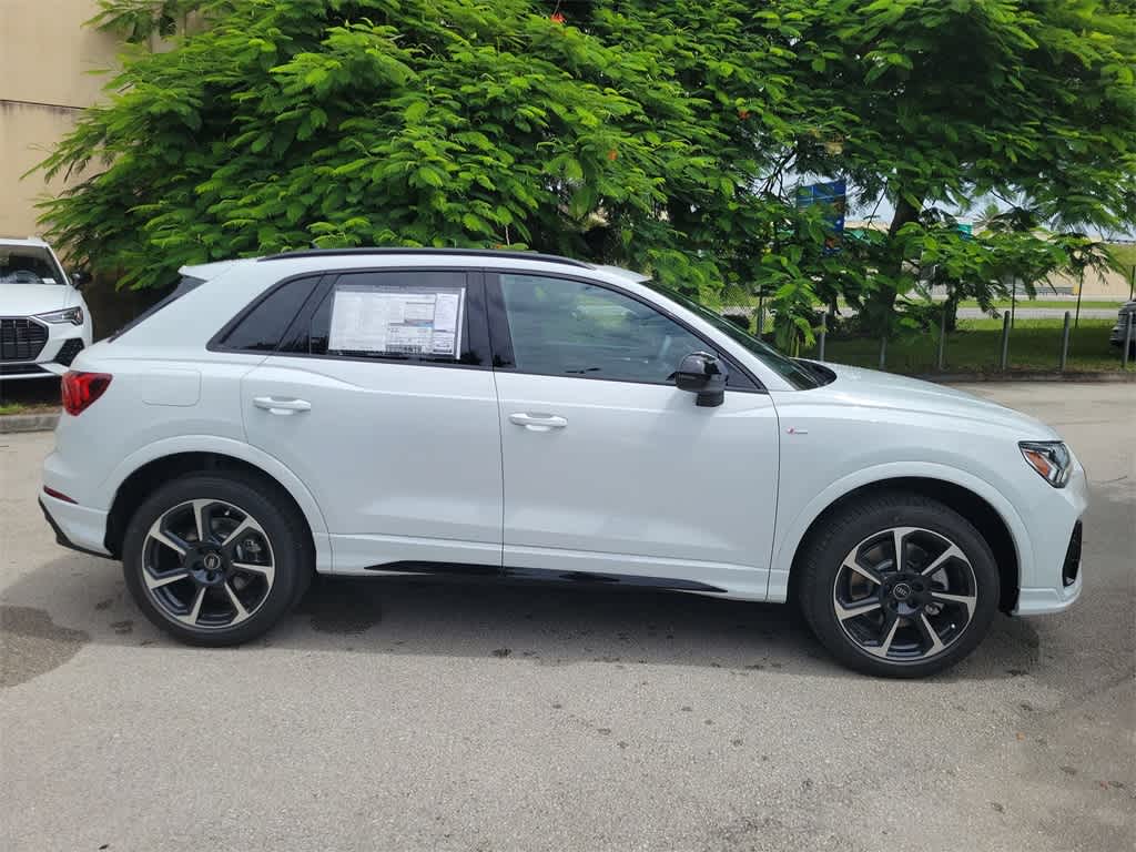 Thumbnail: 2025 Audi Q3 - 9