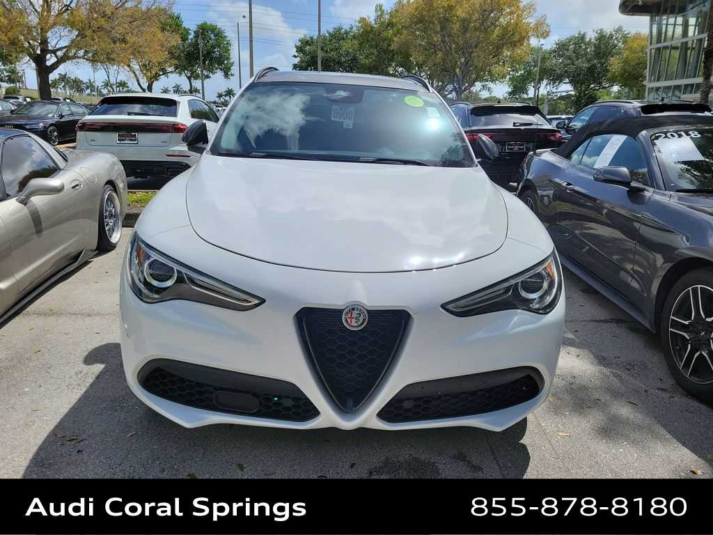 Thumbnail: 2019 Alfa Romeo Stelvio - 7