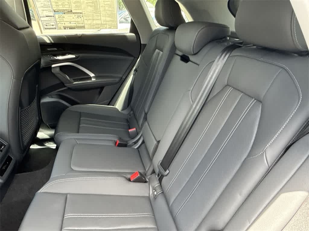 Thumbnail: 2025 Audi Q5 - 27