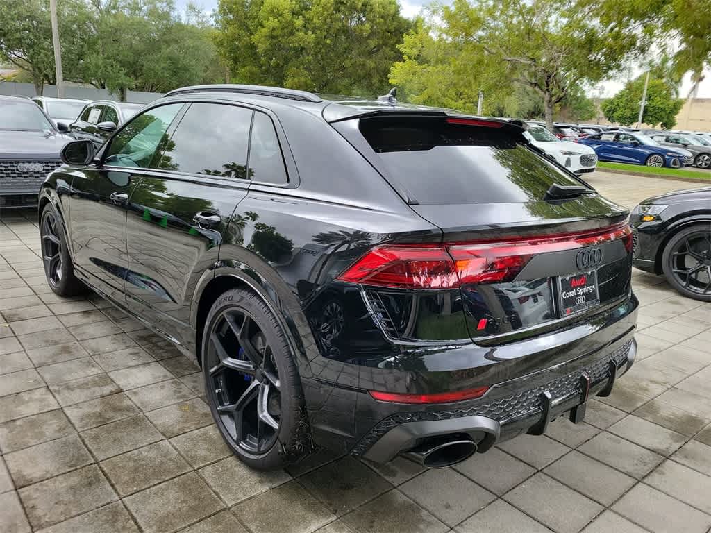 Thumbnail: 2026 Audi RS Q8 - 12