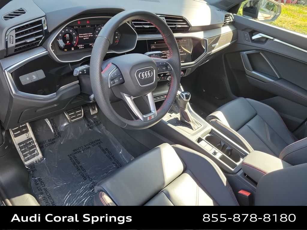 Thumbnail: 2025 Audi Q3 - 10