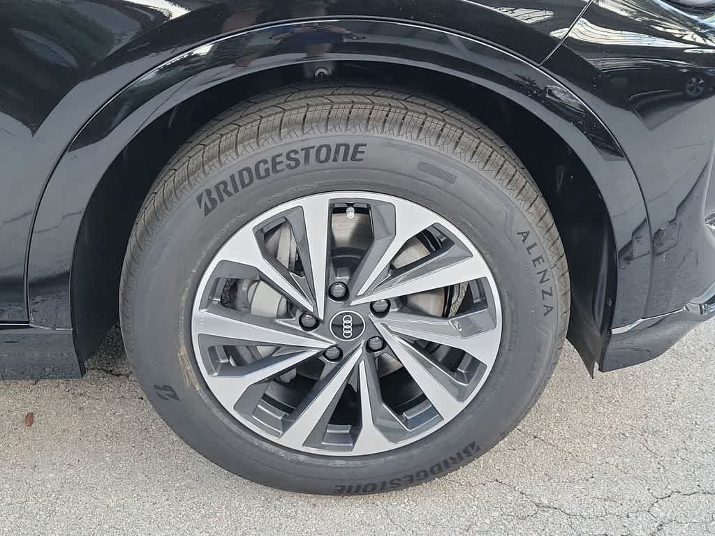 Thumbnail: 2025 Audi Q6 e-tron - 16