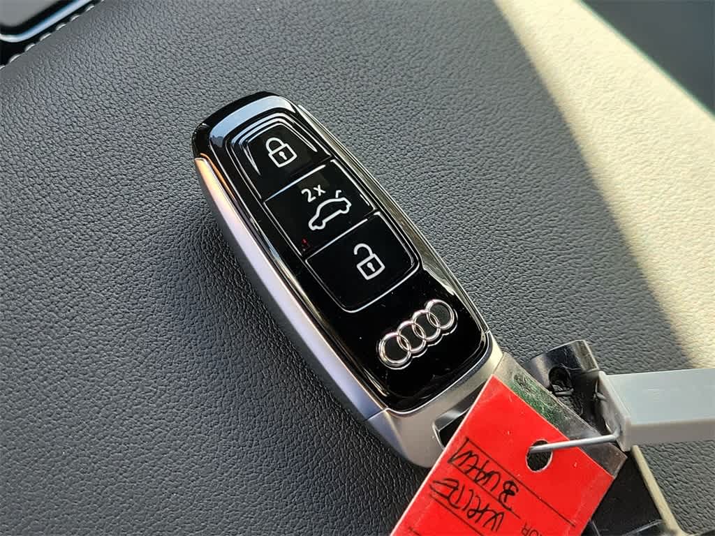 Thumbnail: 2026 Audi Q8 - 28