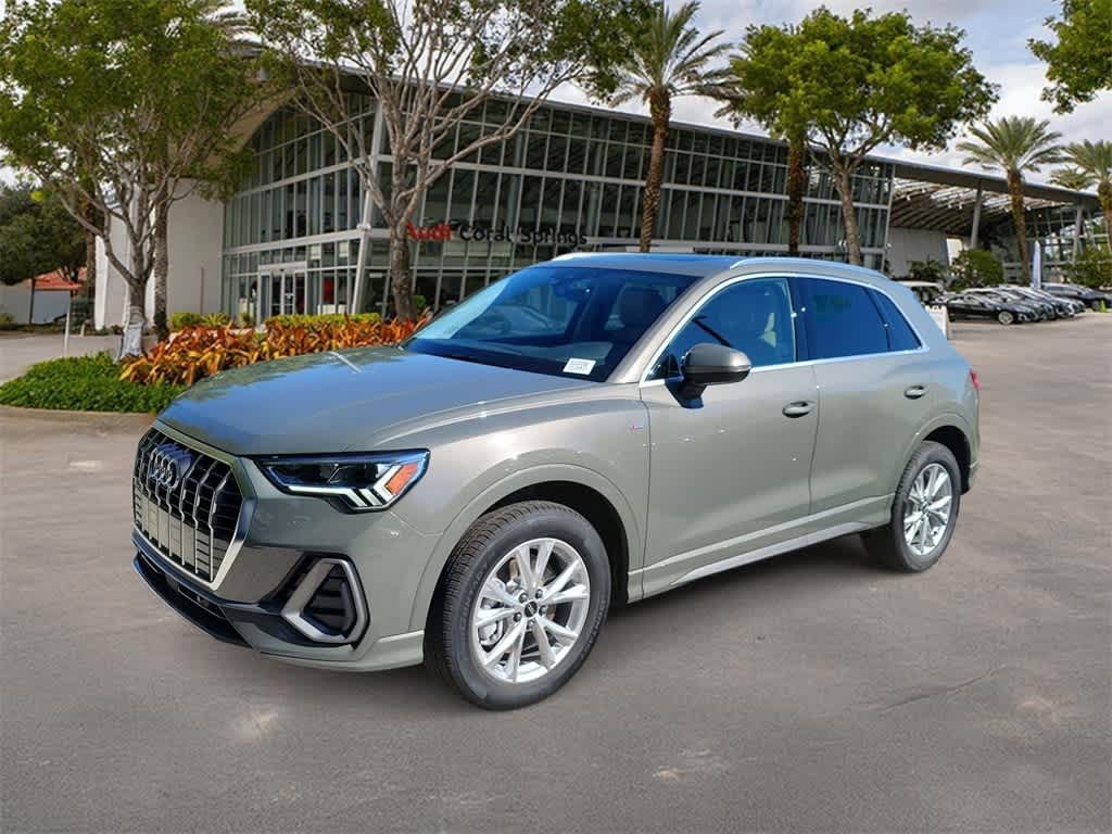 Thumbnail: 2025 Audi Q3 - 1