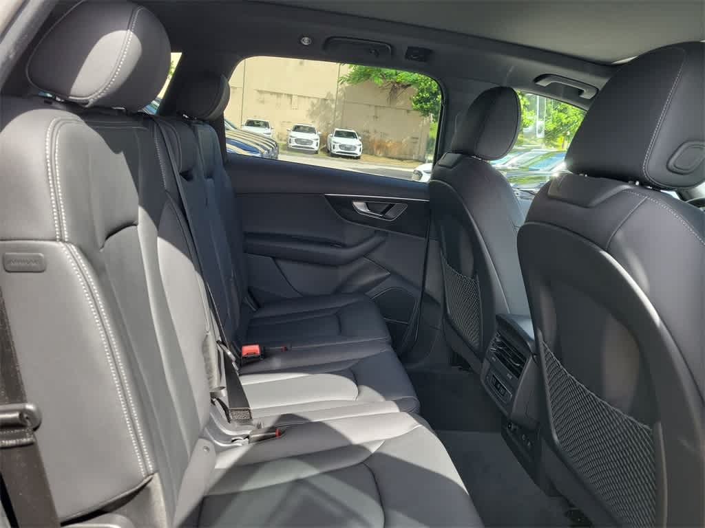 Thumbnail: 2026 Audi Q7 - 13