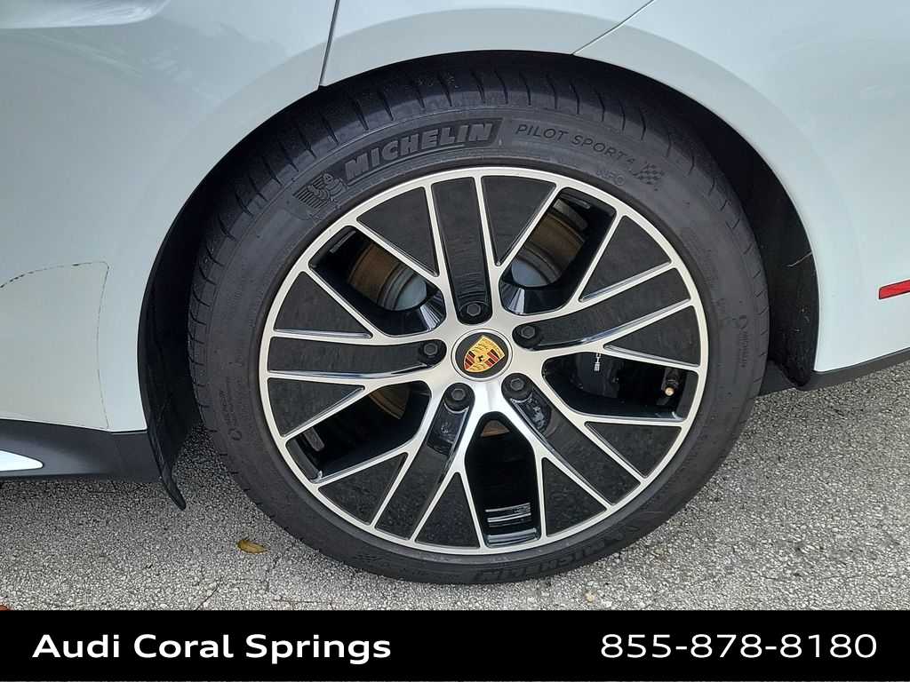 Thumbnail: 2023 Porsche Taycan - 16