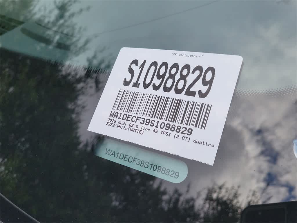 Thumbnail: 2025 Audi Q3 - 21