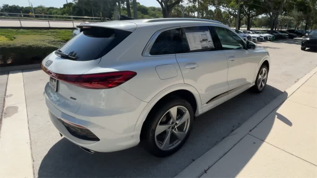 Thumbnail: 2025 Audi Q5 - 8