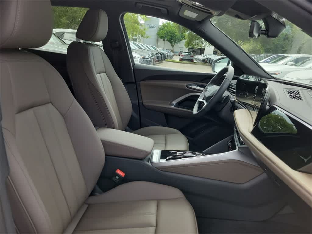 Thumbnail: 2025 Audi Q5 - 14