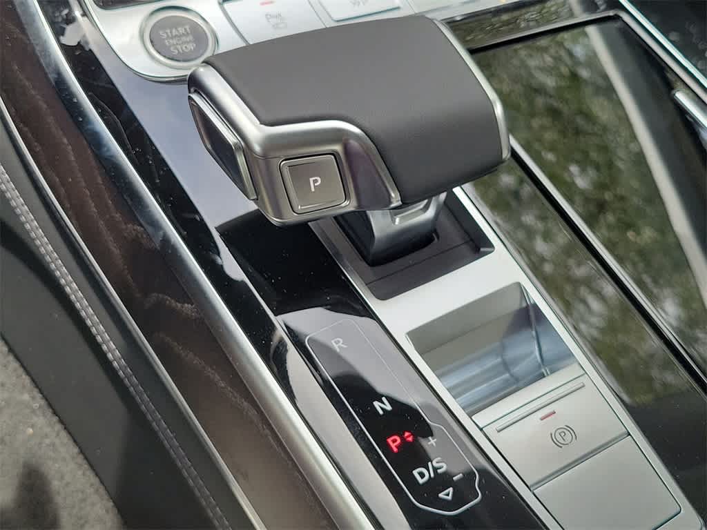 Thumbnail: 2025 Audi A8 - 25