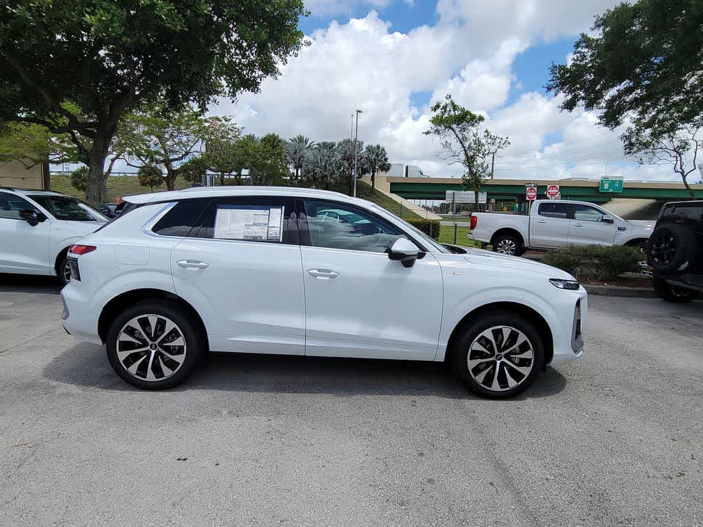 Thumbnail: 2026 Audi Q3 - 9