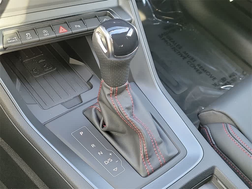 Thumbnail: 2025 Audi Q3 - 17