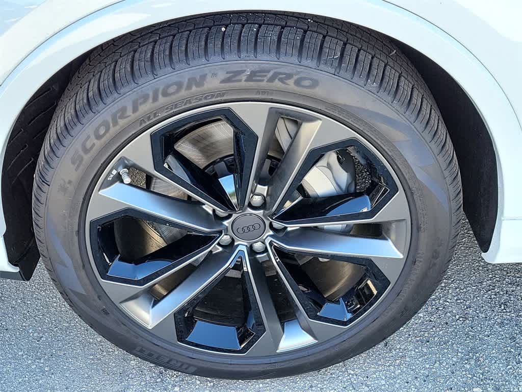 Thumbnail: 2026 Audi Q7 - 8