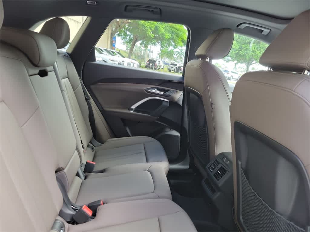 Thumbnail: 2025 Audi Q5 - 13