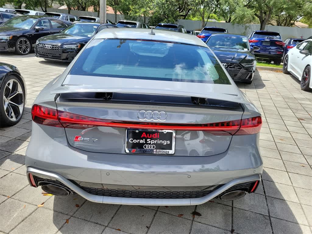 Thumbnail: 2025 Audi RS 7 - 5