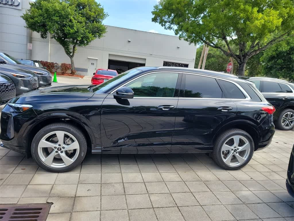 Thumbnail: 2025 Audi Q5 - 3
