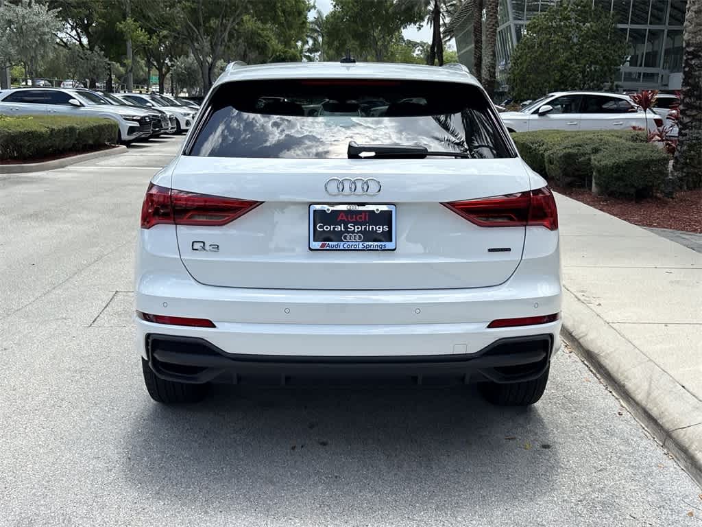 Thumbnail: 2025 Audi Q3 - 19