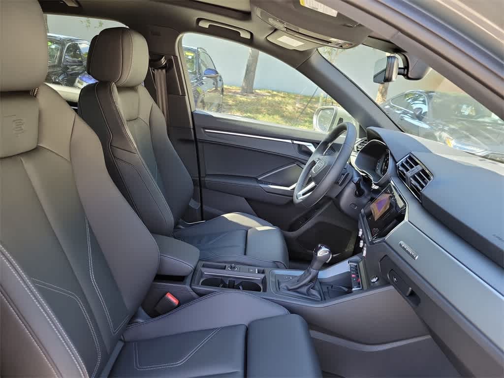 Thumbnail: 2025 Audi Q3 - 22