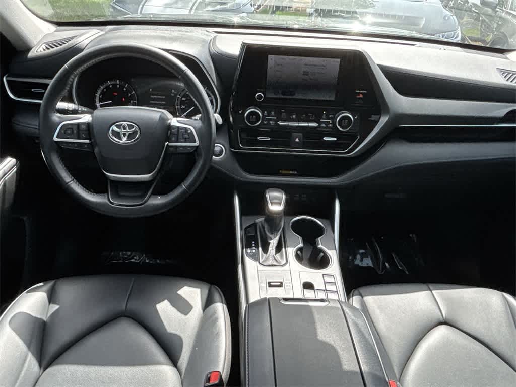 2024 Toyota Highlander XLE 24