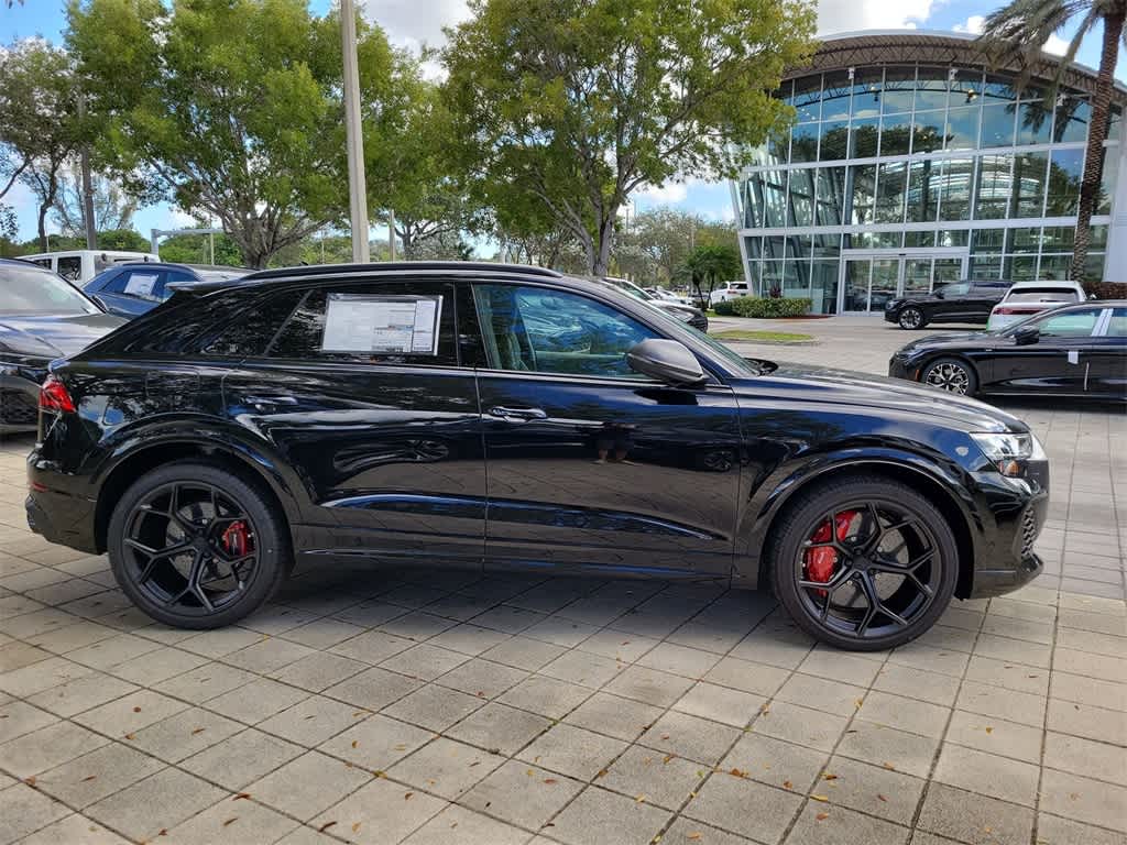 Thumbnail: 2026 Audi RS Q8 - 9