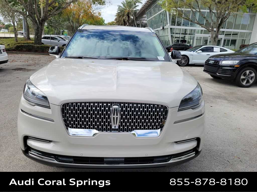 Thumbnail: 2023 Lincoln Aviator - 3