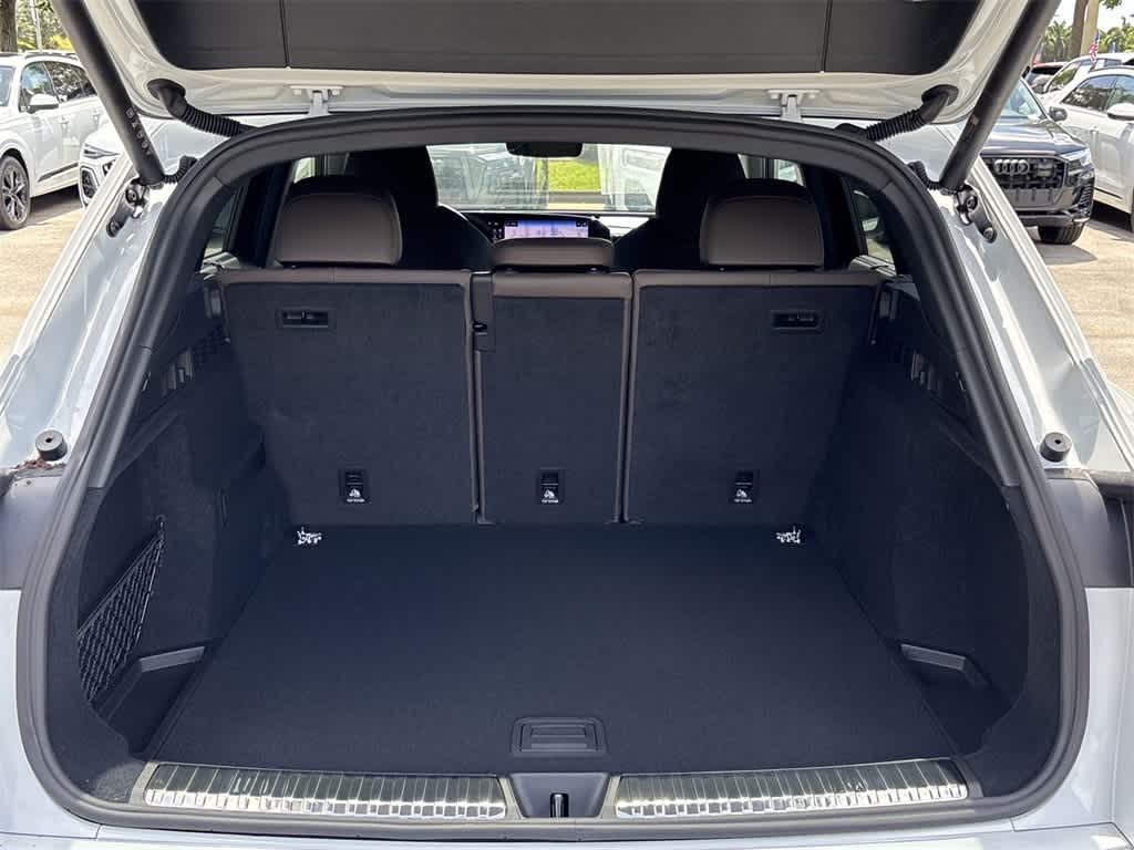 Thumbnail: 2025 Audi Q5 - 33