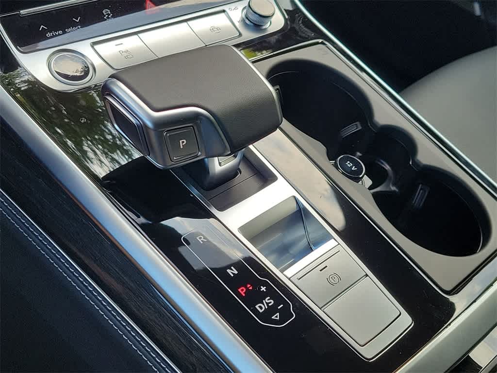 Thumbnail: 2026 Audi Q8 - 25