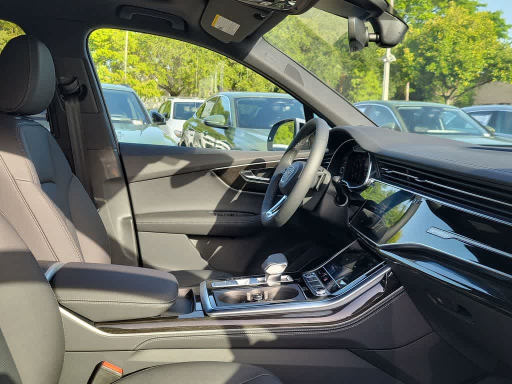 Thumbnail: 2026 Audi Q7 - 14