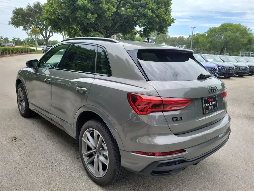 Thumbnail: 2025 Audi Q3 - 12