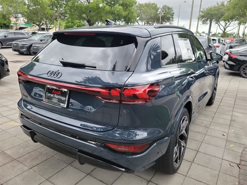 Thumbnail: 2025 Audi SQ6 e-tron - 8