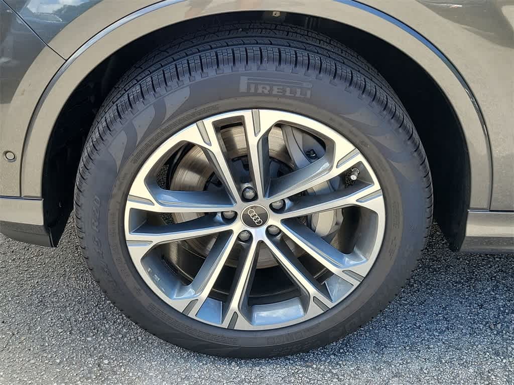 Thumbnail: 2026 Audi Q7 - 8