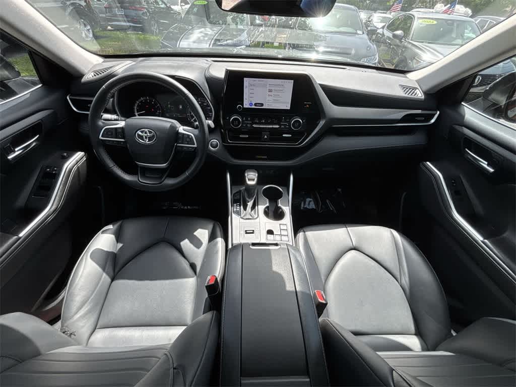 2024 Toyota Highlander XLE 10