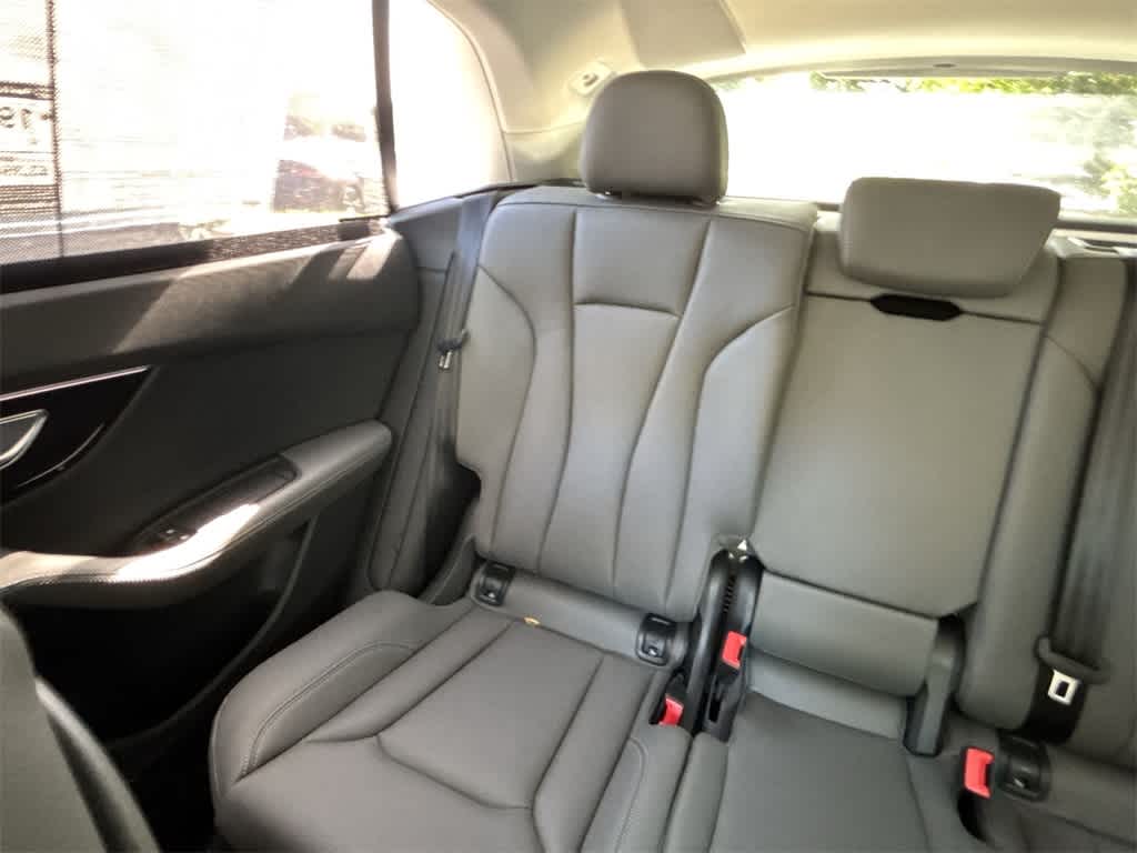 Thumbnail: 2025 Audi Q8 - 14