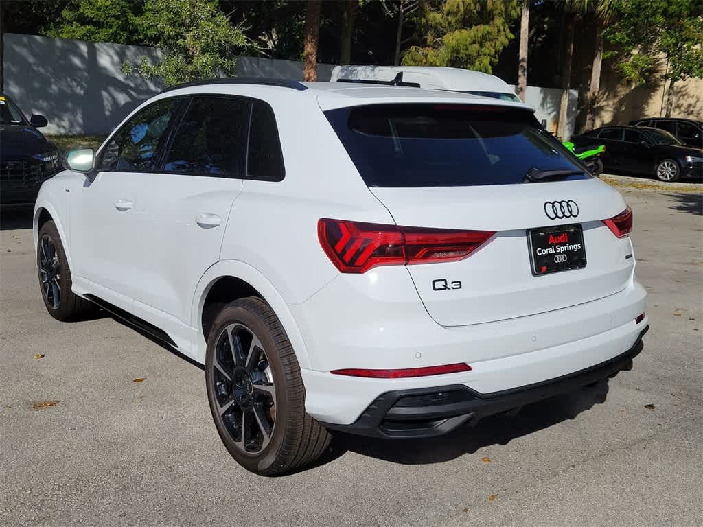 Thumbnail: 2025 Audi Q3 - 12