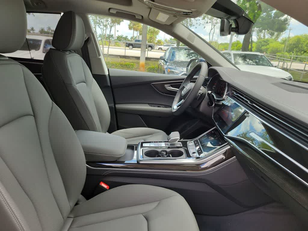 Thumbnail: 2026 Audi Q8 - 22
