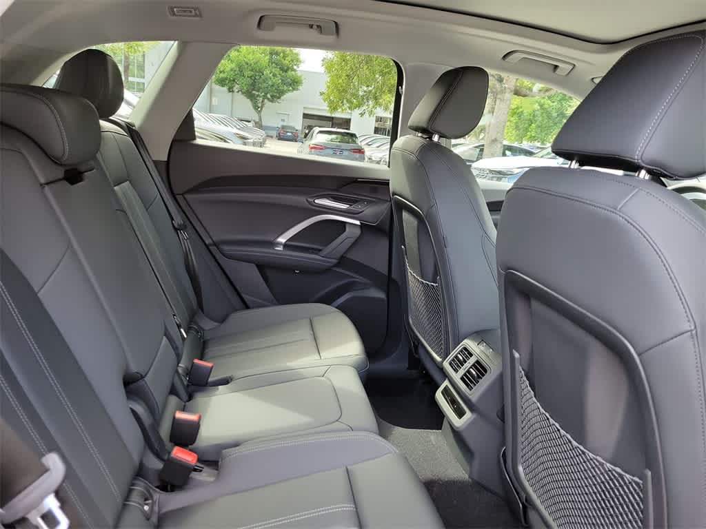 Thumbnail: 2025 Audi Q5 - 13