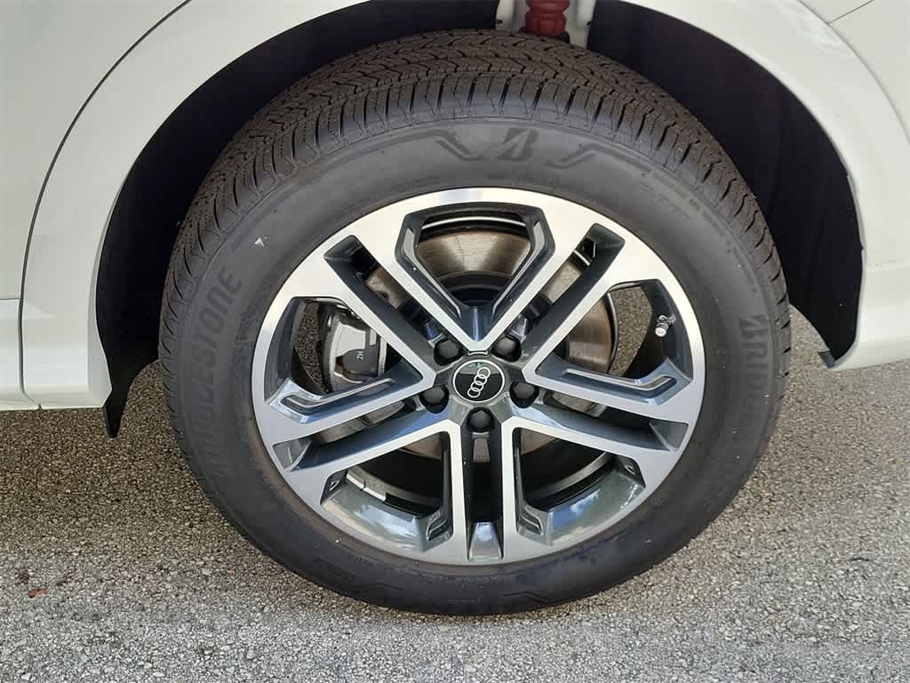 Thumbnail: 2025 Audi Q5 - 16