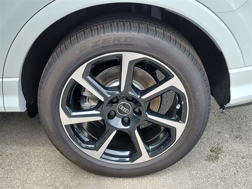 Thumbnail: 2025 Audi Q3 - 16