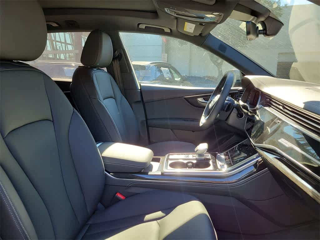 Thumbnail: 2026 Audi Q8 - 14