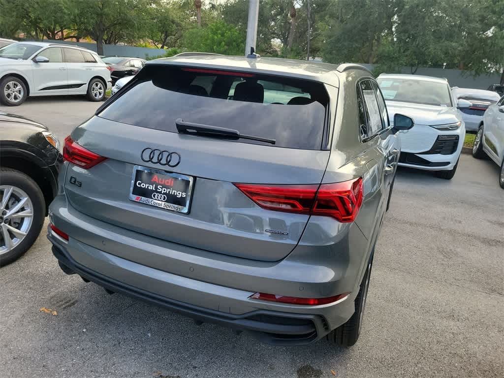 Thumbnail: 2025 Audi Q3 - 4