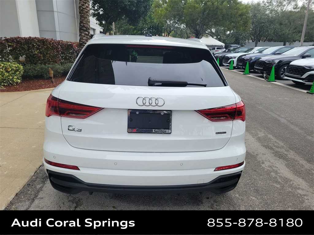 Thumbnail: 2023 Audi Q3 - 7
