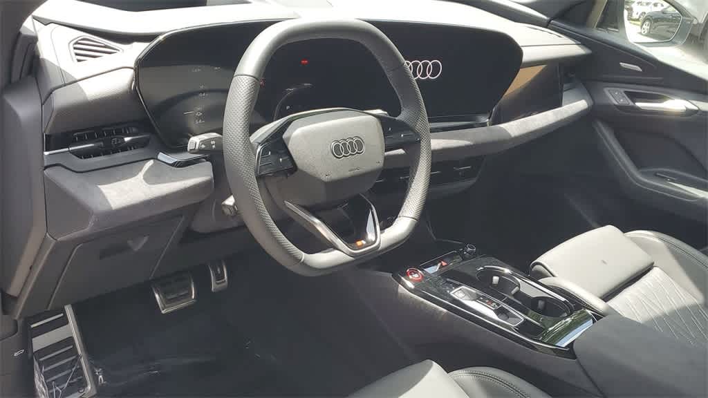 Thumbnail: 2025 Audi SQ6 e-tron - 10