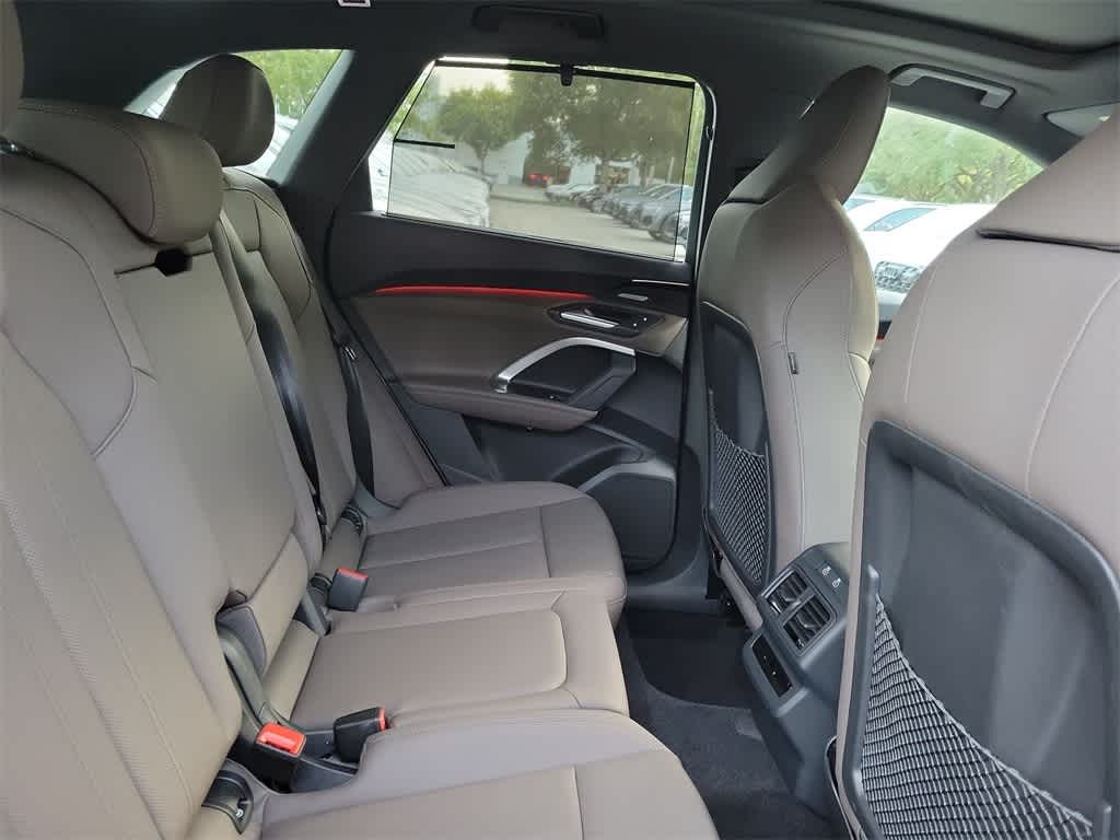 Thumbnail: 2025 Audi Q5 - 13