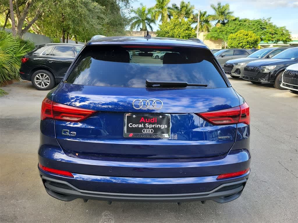 Thumbnail: 2025 Audi Q3 - 13